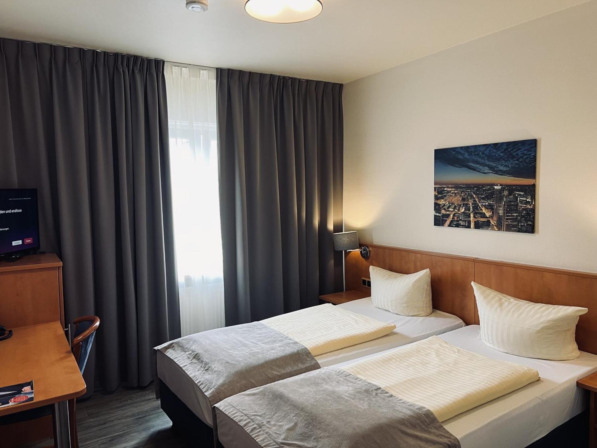 Niederraeder Hof 3*
